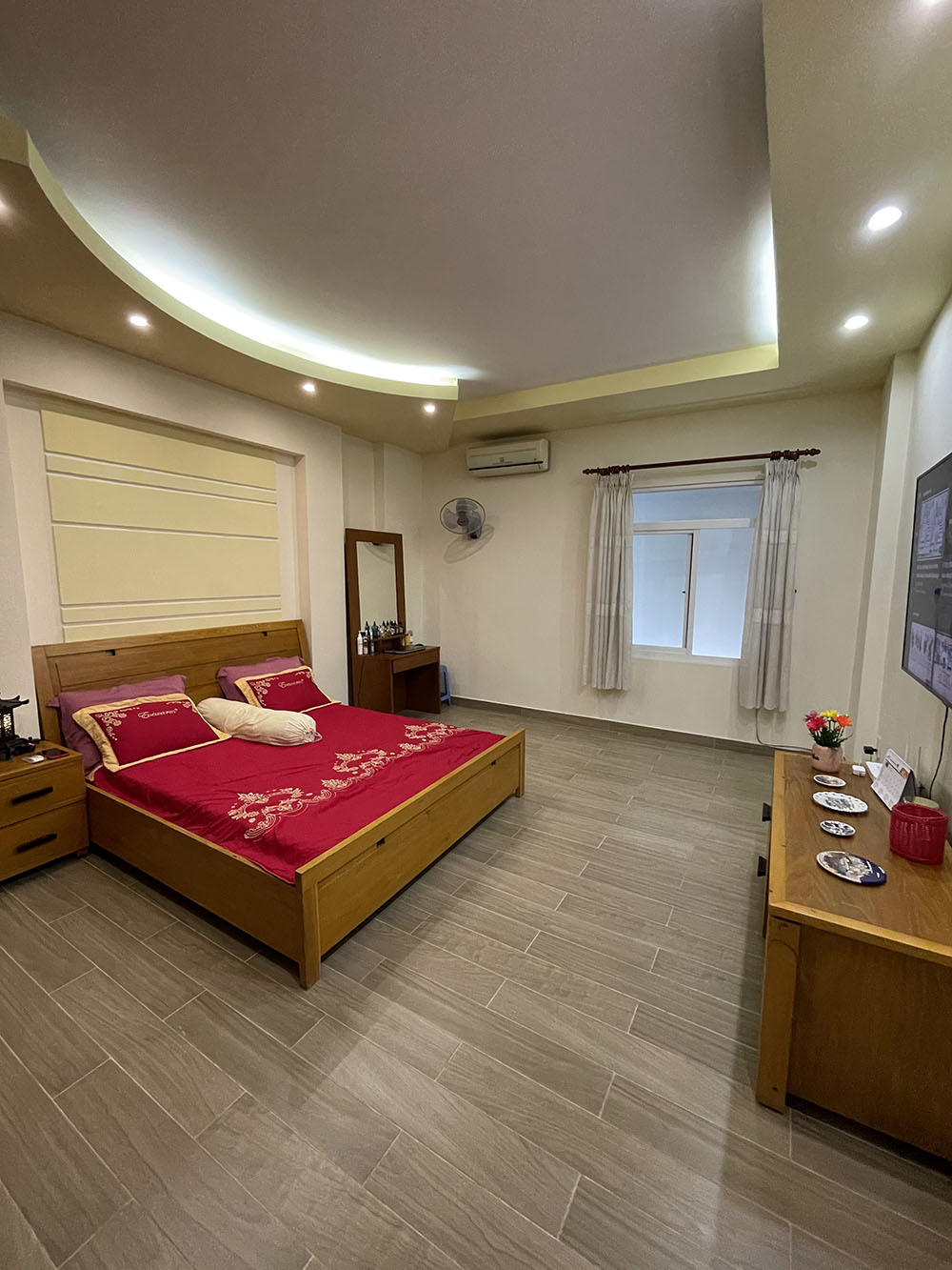 Bán nhà Ngô Thị Thu Minh, Quận Tân Bình NHÀ PHỐ VƯỜN tuyệt đẹp 3lầu (4mx24m) nở hậu hẻm ôtô khu VIP